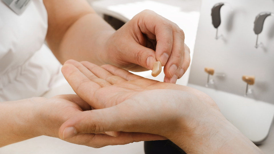 Các Kiểu Dáng Máy Trợ Thính Phổ Biến Nhất Hiện Nay: Hướng Dẫn Chi Tiết Từ Chuyên Gia